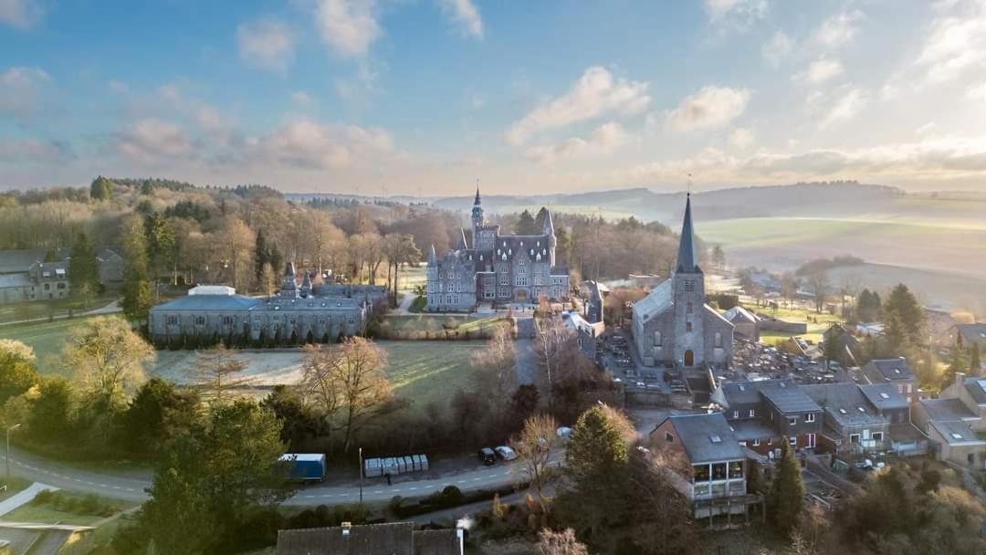 Vakantiestudio Ciney Chapois Bagian luar foto