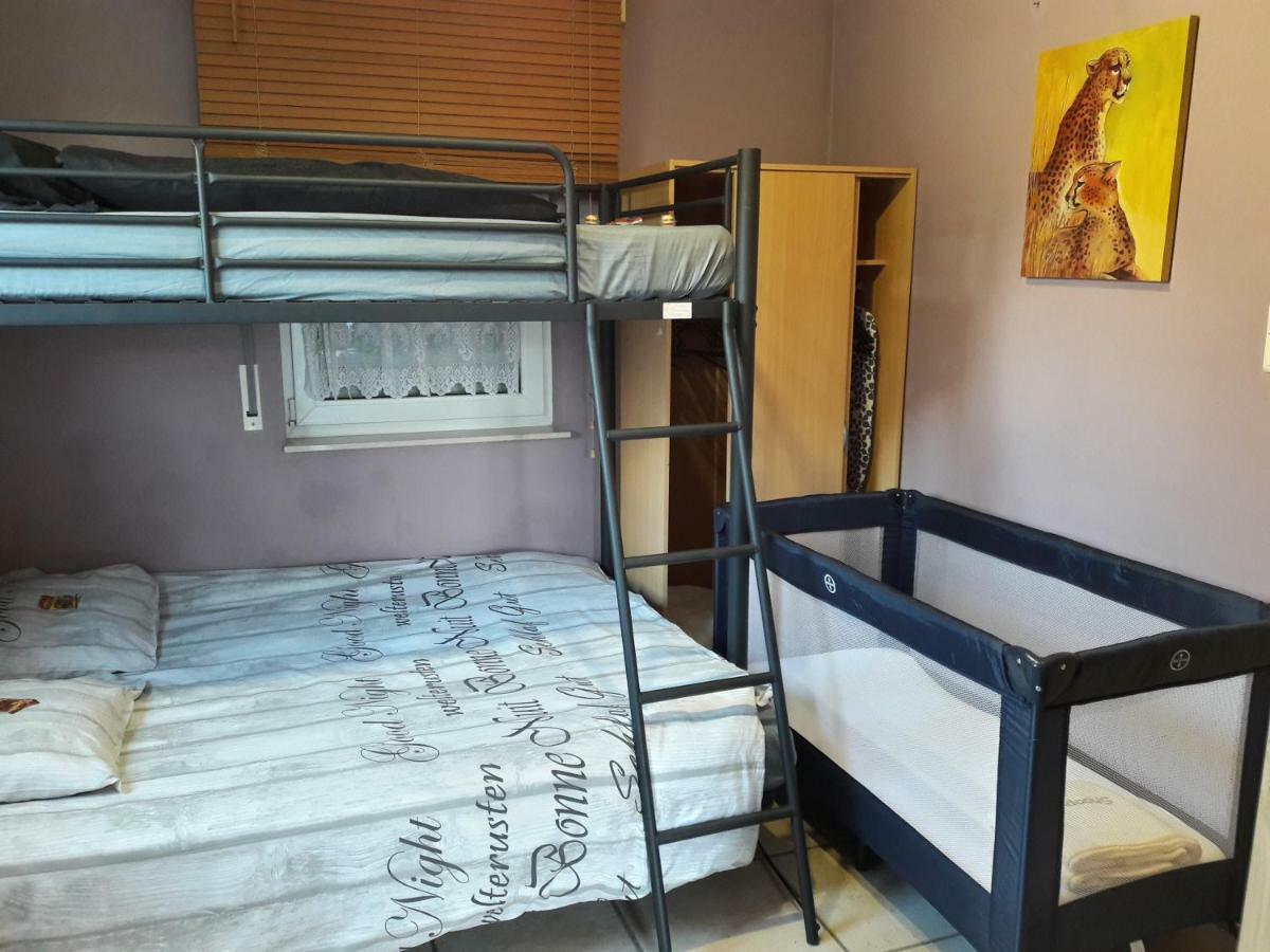 Vakantiestudio Ciney Chapois Bagian luar foto